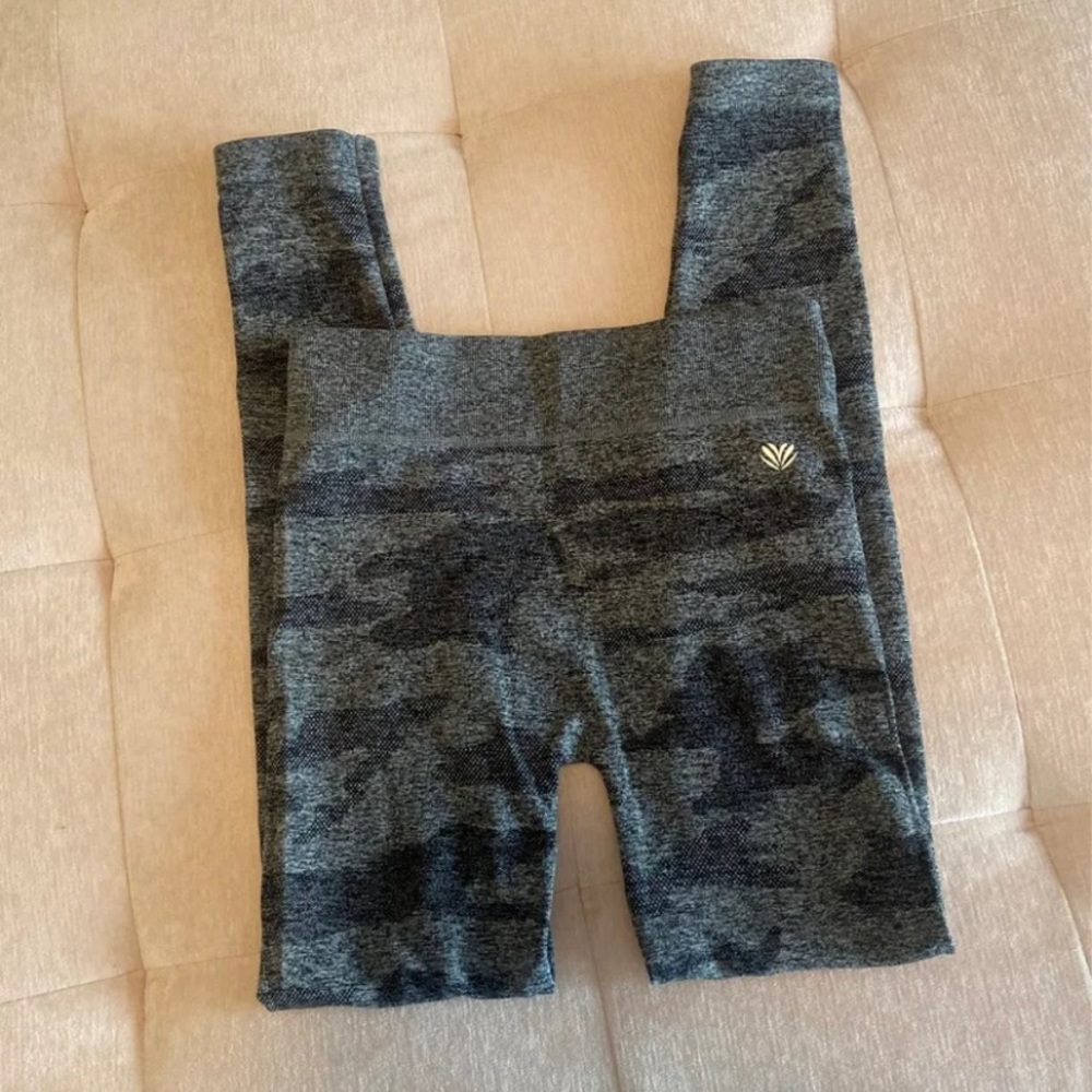 Camo leggings